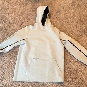 Lululemon men’s sweatshirt